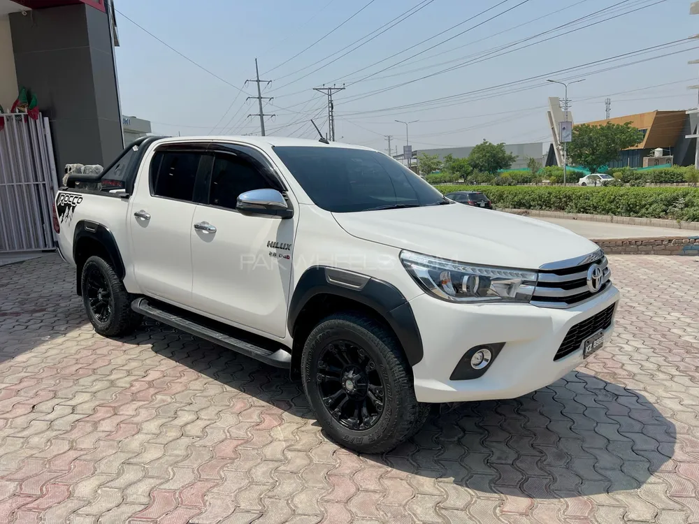 Toyota Hilux 2021 for Sale in Peshawar Image-1