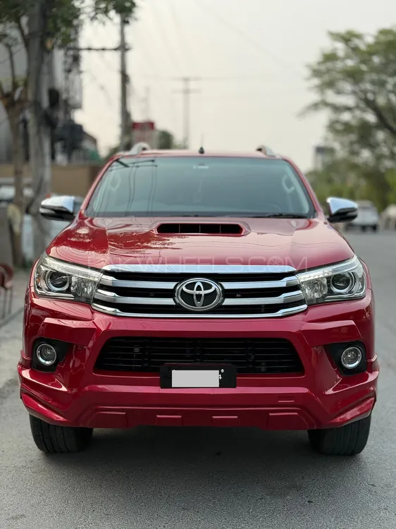 Toyota Hilux 2016 for Sale in Lahore Image-1