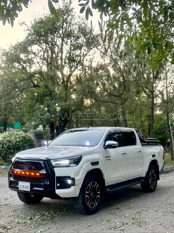 Toyota Hilux 2017 for Sale in Islamabad Image-1