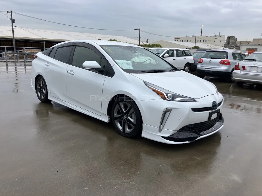 Toyota Prius 2021 for Sale in Karachi Image-1