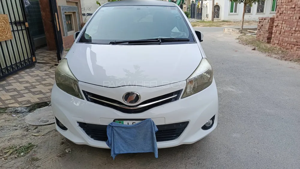 Toyota Vitz 2011 for Sale in Lahore Image-1
