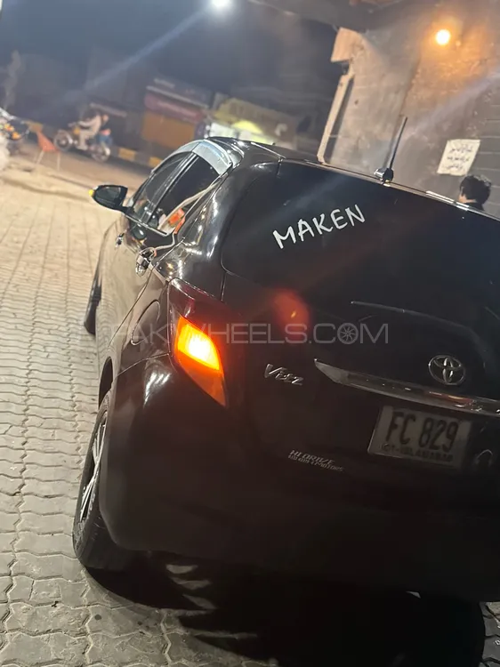 Toyota Vitz 2011 for Sale in Mandi bahauddin Image-1