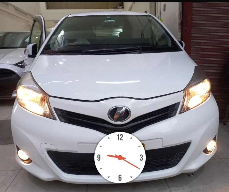 Toyota Vitz 2014 for Sale in Karachi Image-1
