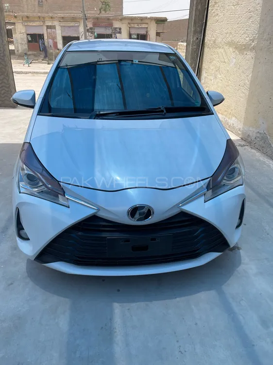 Toyota Vitz 2019 for Sale in Kandh kot Image-1