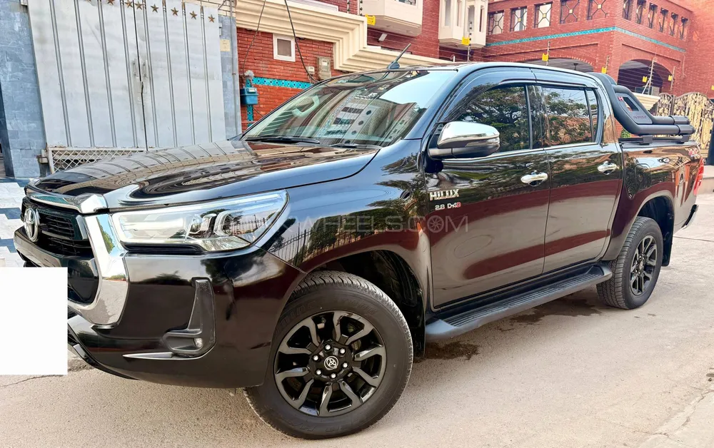 Toyota Hilux 2021 for Sale in Faisalabad Image-1