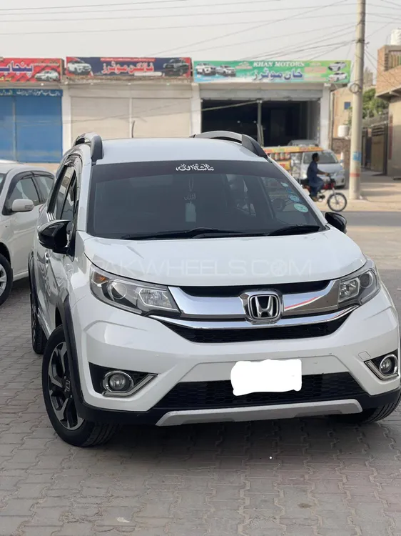 Honda BR-V 2017 for Sale in Sadiqabad Image-1