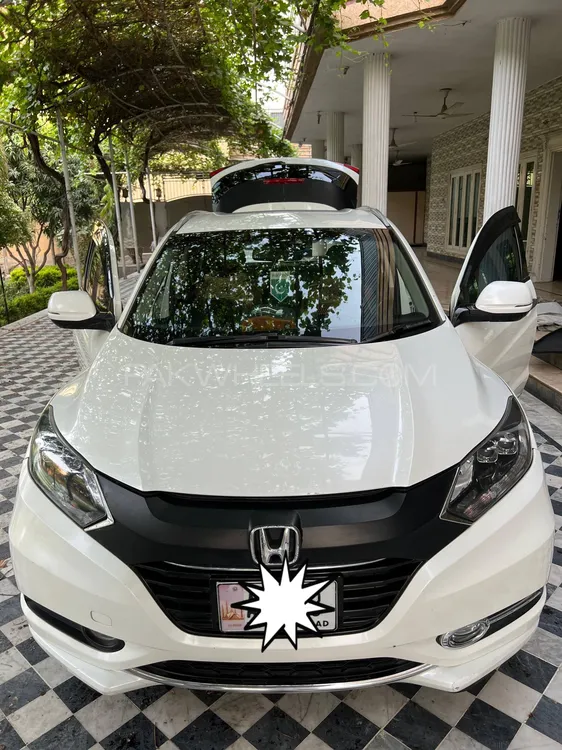 Honda Vezel 2016 for Sale in Peshawar Image-1