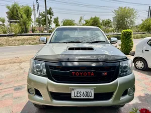 Toyota Hilux D-4D Automatic 2005 for Sale