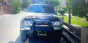 Toyota Hilux Double Cab 2004 for Sale