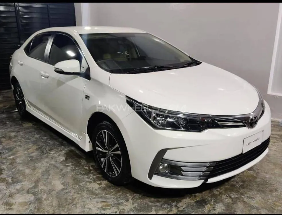 Toyota Corolla 2018 for Sale in Lahore Image-1