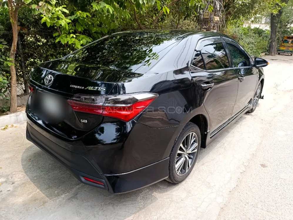 Toyota Corolla 2016 for Sale in Lahore Image-1