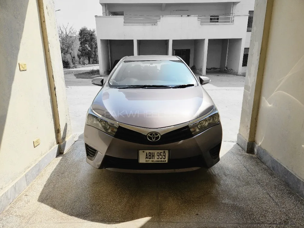 Toyota Corolla 2016 for Sale in Islamabad Image-1