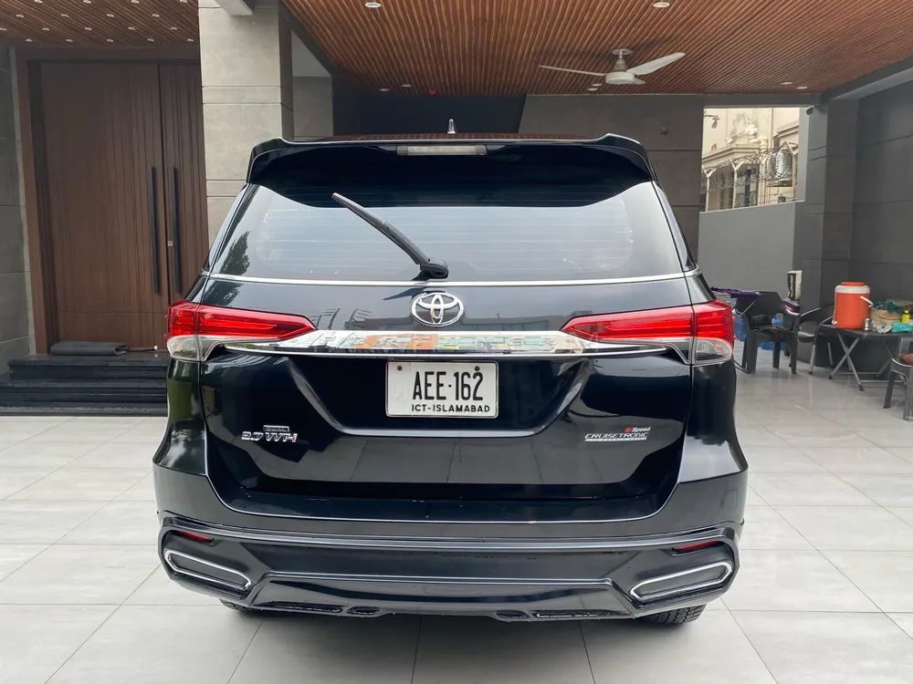 Toyota Fortuner 2017 for Sale in Lahore Image-1