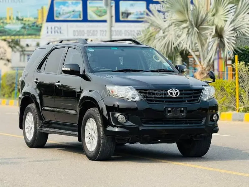 Toyota Fortuner 2013 for Sale in Sahiwal Image-1