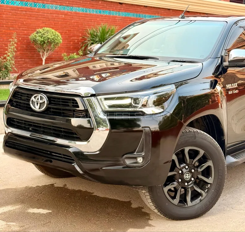 Toyota Hilux 2021 for Sale in Faisalabad Image-1