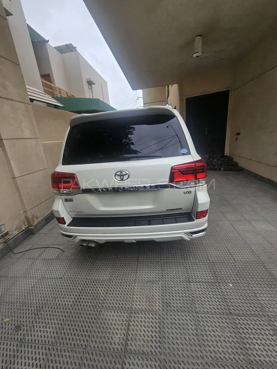 Toyota Land Cruiser 2017 for Sale in Karachi Image-1