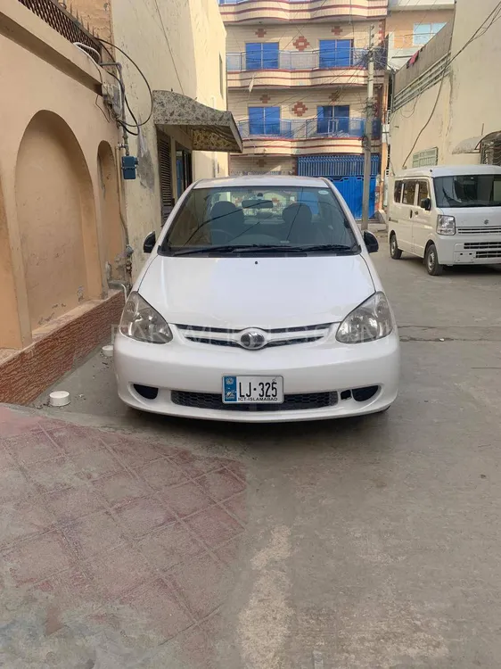 Toyota Platz 2004 for Sale in Islamabad Image-1