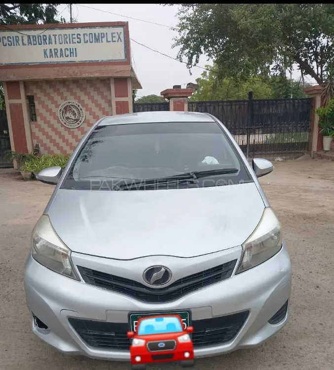 Toyota Vitz 2012 for Sale in Karachi Image-1