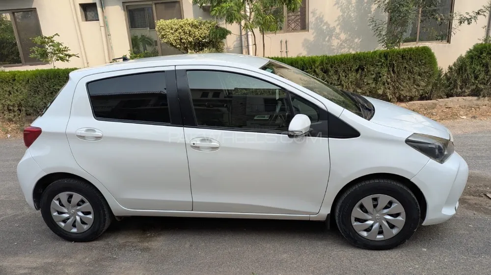 Toyota Vitz 2014 for Sale in Islamabad Image-1