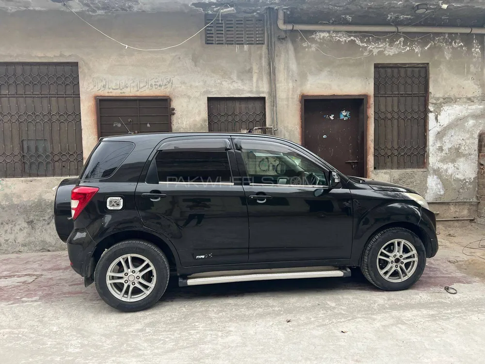 Daihatsu Be-go 2011 for Sale in Lahore Image-1