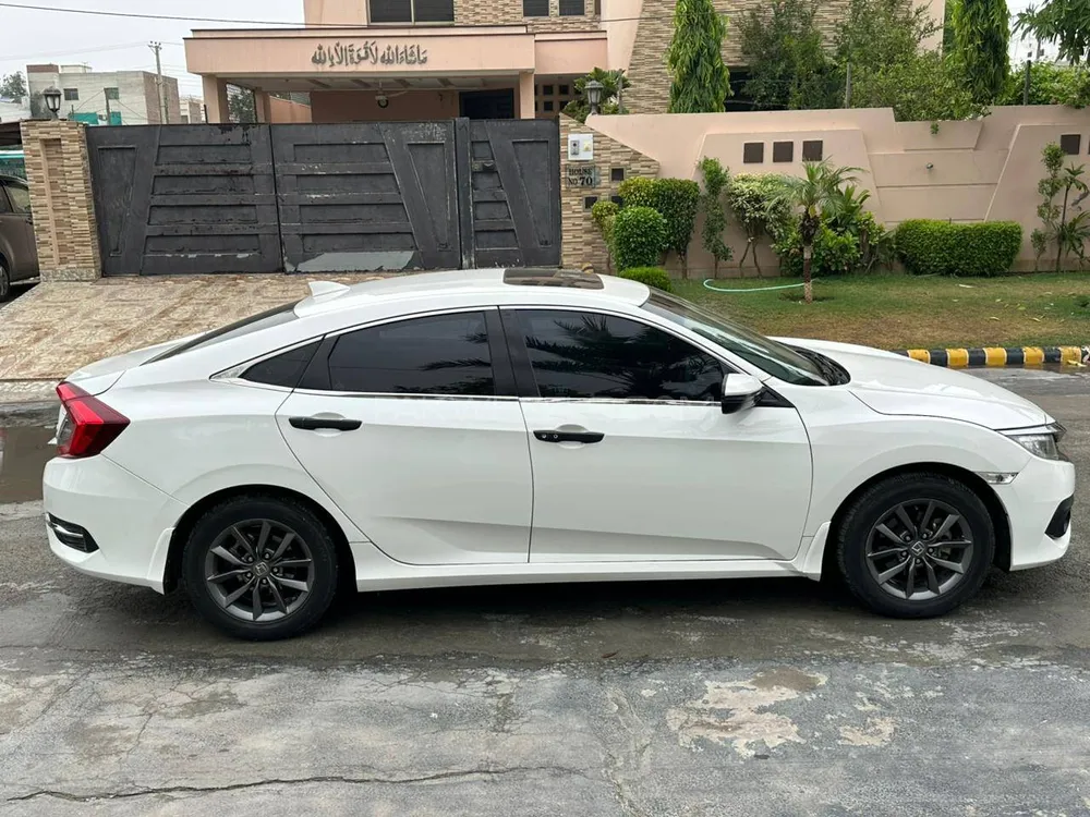 Honda Civic 2021 for Sale in Arifwala Image-1