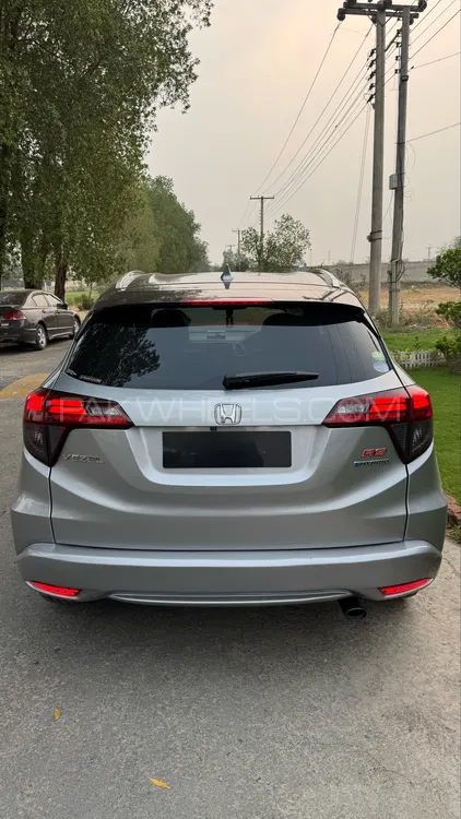 Honda Vezel 2016 for Sale in Lahore Image-1
