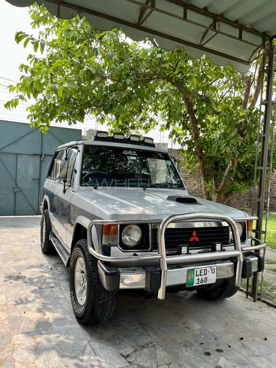 Mitsubishi Pajero 1988 for Sale in Peshawar Image-1
