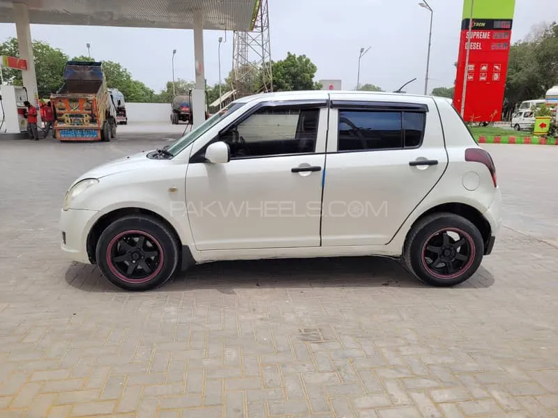 Suzuki Swift 2011 for Sale in Karachi Image-1