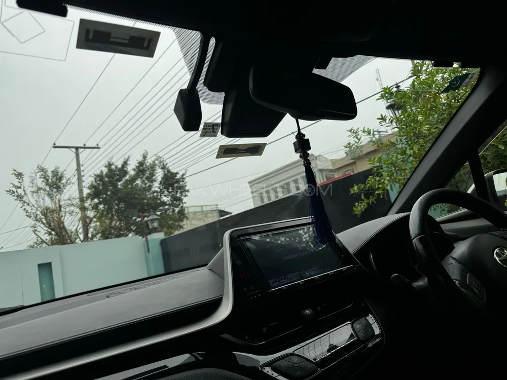 Toyota C-HR 2018 for Sale in Lahore Image-1