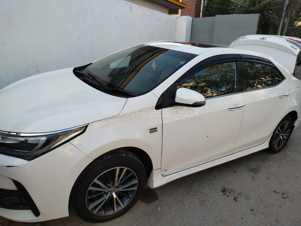 Toyota Corolla 2018 for Sale in Karachi Image-1