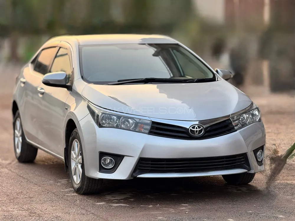 Toyota Corolla 2017 for Sale in Faisalabad Image-1
