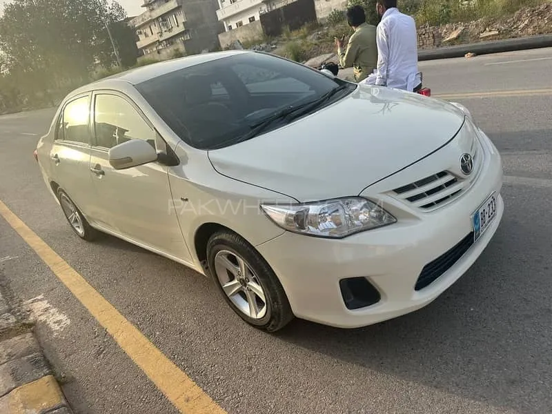 Toyota Corolla 2013 for Sale in Islamabad Image-1