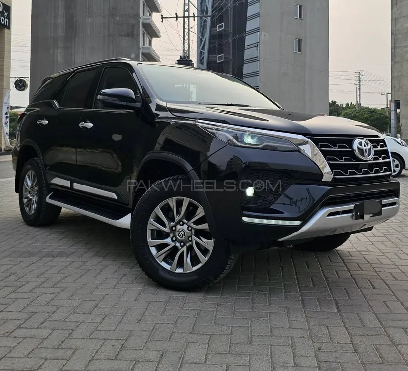 Toyota Fortuner 2021 for Sale in Lahore Image-1