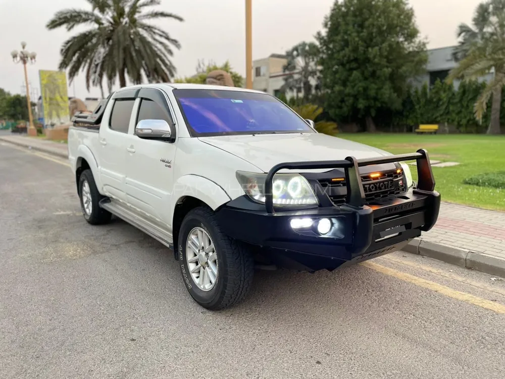 Toyota Hilux 2014 for Sale in Lahore Image-1