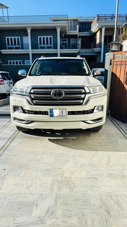 Toyota Land Cruiser 2015 for Sale in Islamabad Image-1