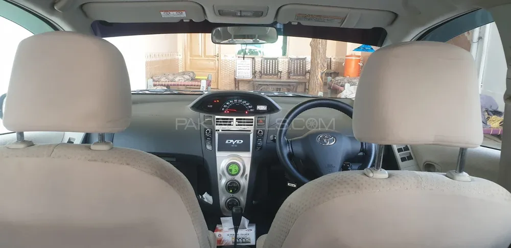 Toyota Vitz 2006 for Sale in Peshawar Image-1