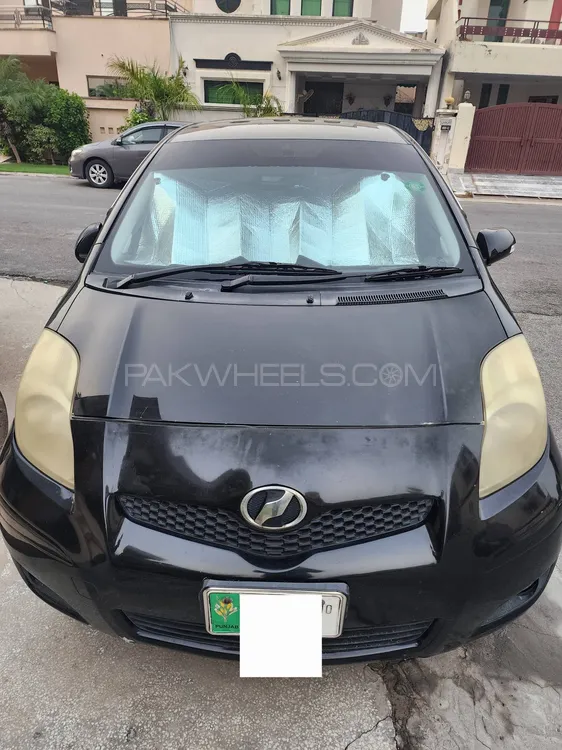 Toyota Vitz 2008 for Sale in Lahore Image-1
