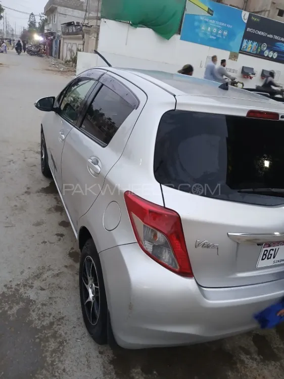 Toyota Vitz 2013 for Sale in Karachi Image-1