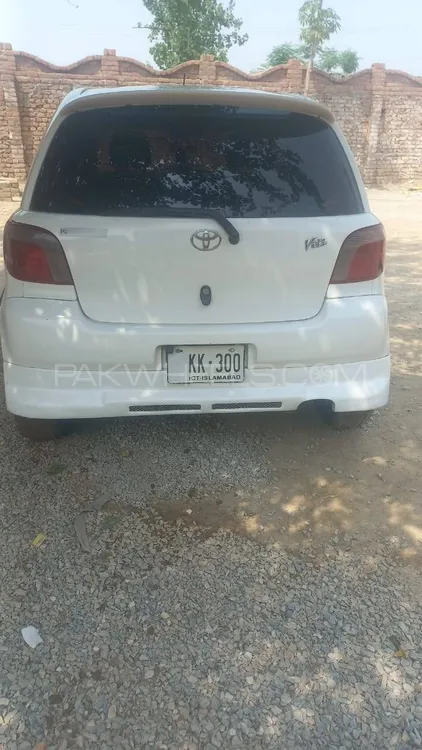 Toyota Vitz 2000 for Sale in Peshawar Image-1