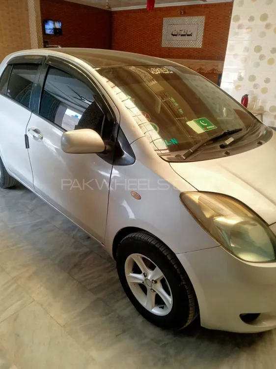 Toyota Vitz 2006 for Sale in Peshawar Image-1