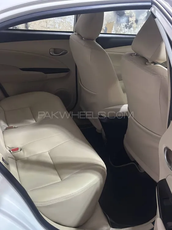 ٹویوٹا یارس سیڈان 2021 for Sale in لاہور Image-1