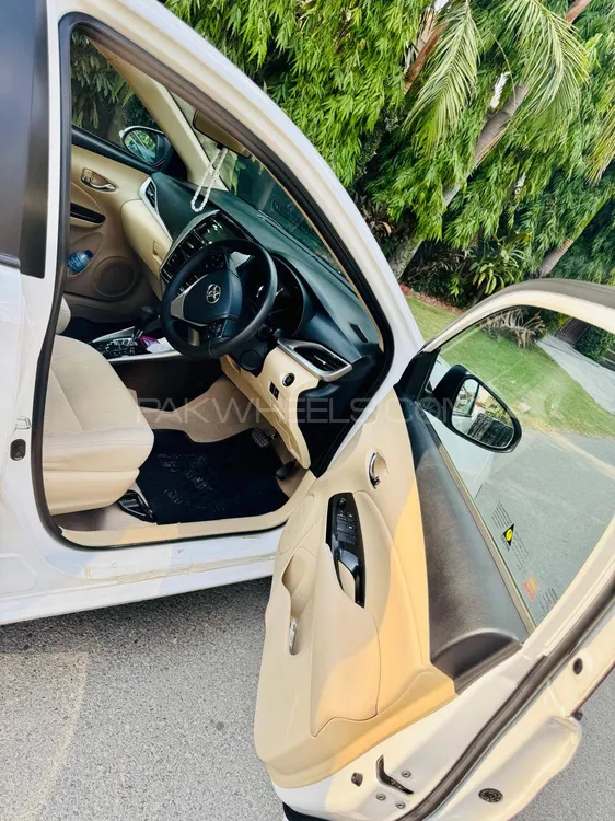 Toyota Yaris Sedan 2021 for Sale in Lahore Image-1