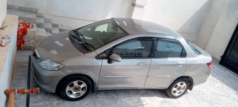 Honda City 2004 for Sale in Faisalabad Image-1
