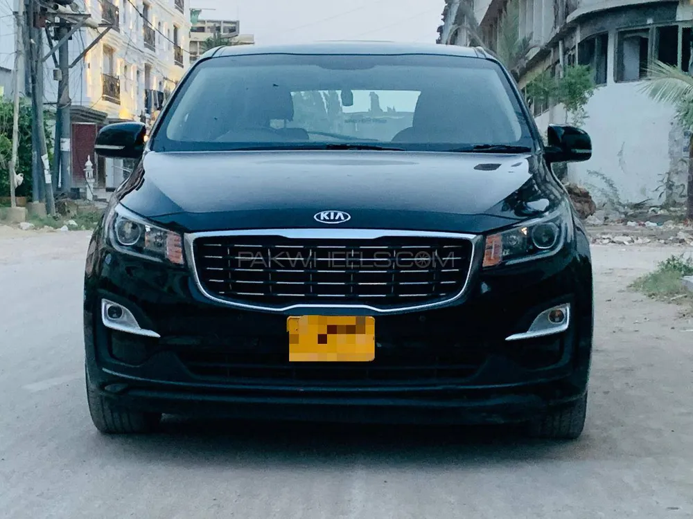 KIA Carnival 2018 for Sale in Karachi Image-1