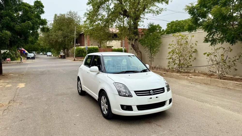 Suzuki Swift 2015 for Sale in Karachi Image-1