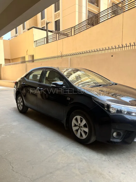 Toyota Corolla 2016 for Sale in Karachi Image-1