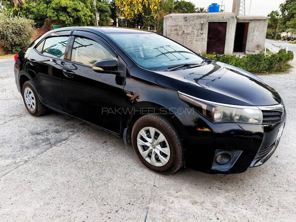 Toyota Corolla 2015 for Sale in Lahore Image-1