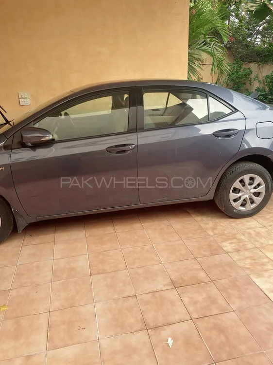 Toyota Corolla 2015 for Sale in Karachi Image-1