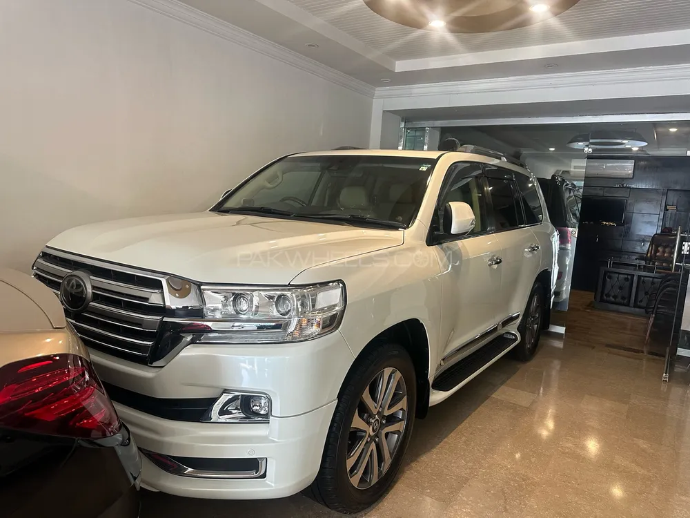 Toyota Land Cruiser 2017 for Sale in Islamabad Image-1