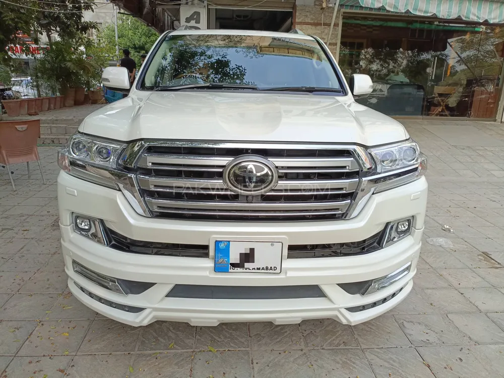 Toyota Land Cruiser 2018 for Sale in Islamabad Image-1